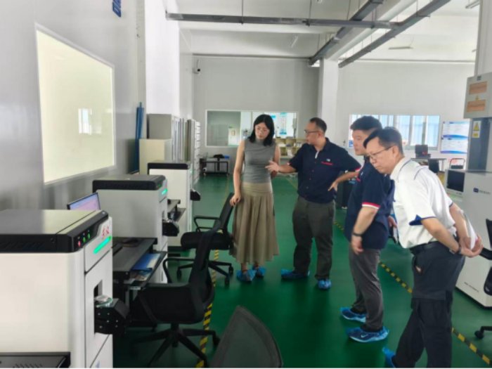 Customer from Malaysia Visits Our Factory