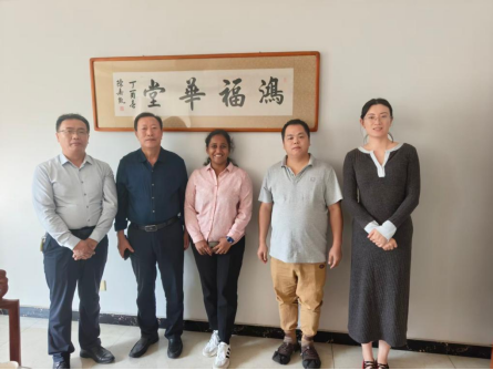 India Client Visits Our Company